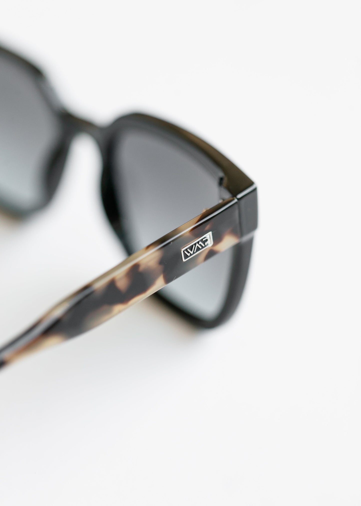 Black Beige Tortoise Square Frame Polarized Sunglasses