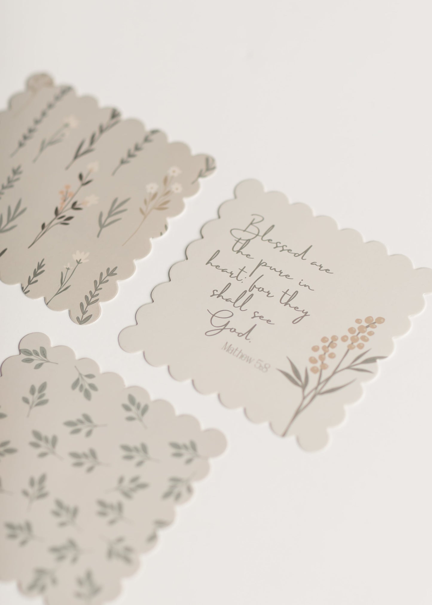 Scalloped Edge Floral Notecards 4ct.
