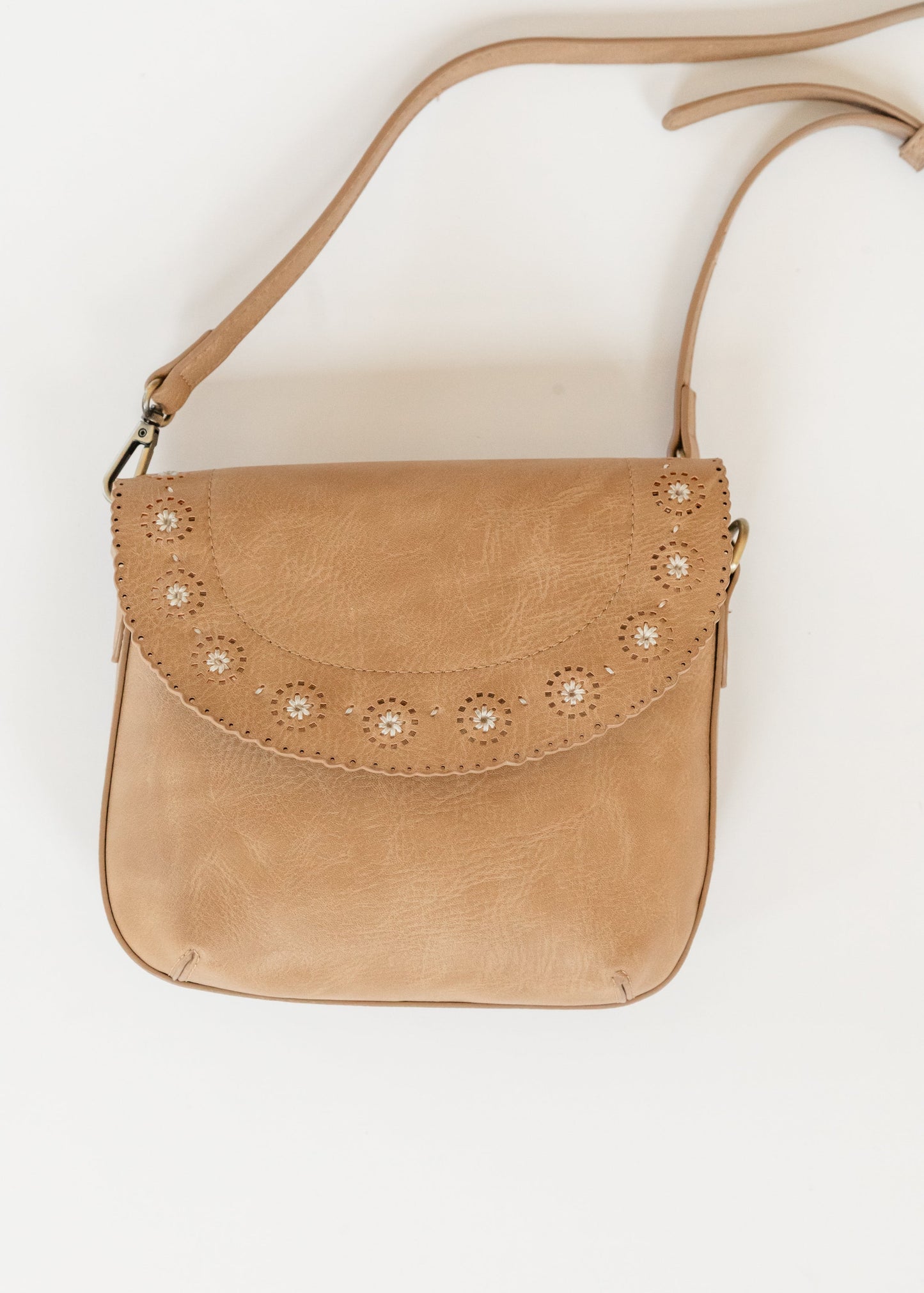 Daisy Flap Crossbody