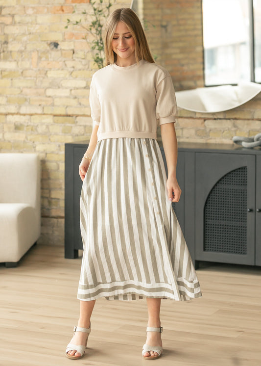 Stripe Short Sleeve Sweater Maxi Dress