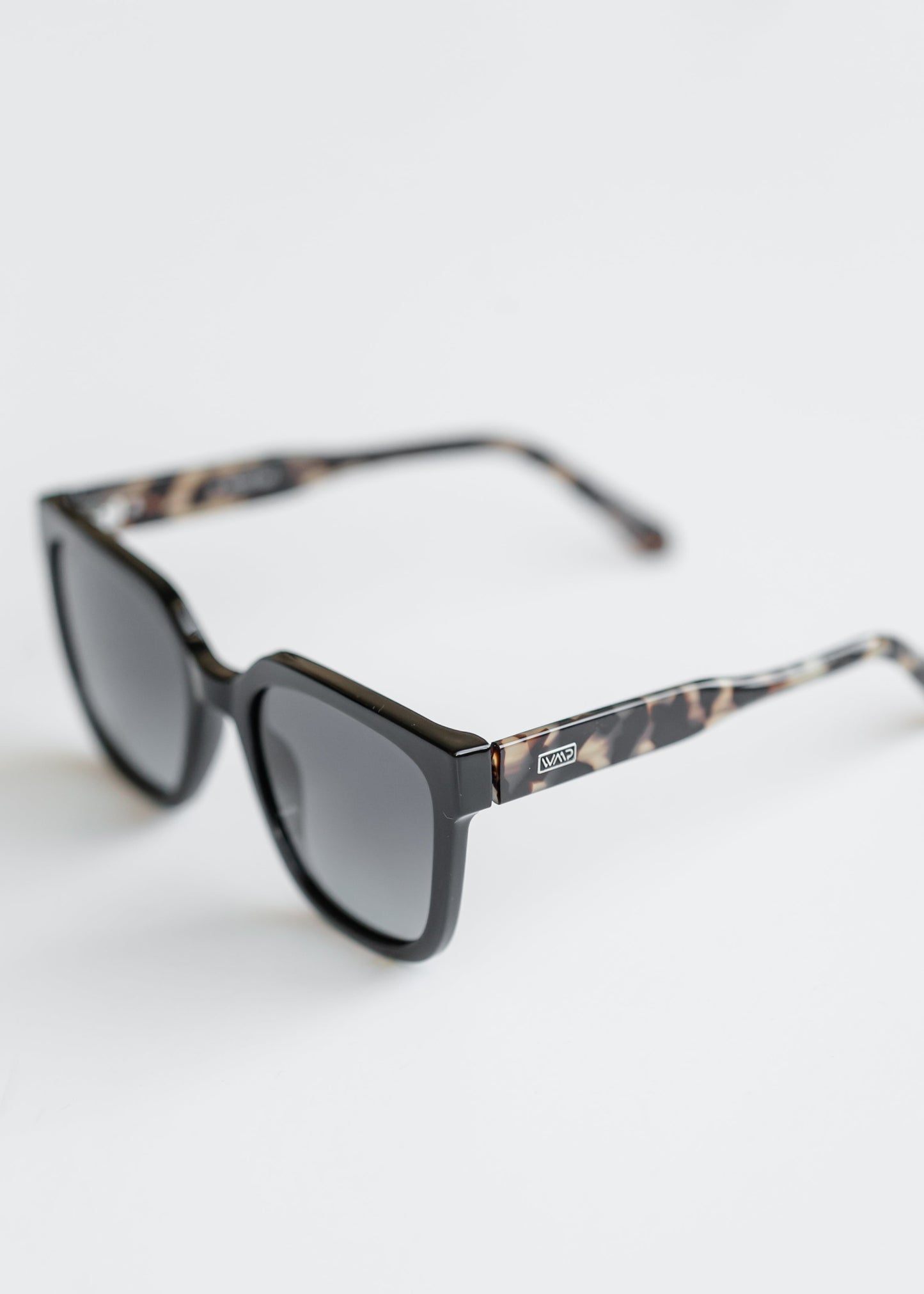 Black Beige Tortoise Square Frame Polarized Sunglasses