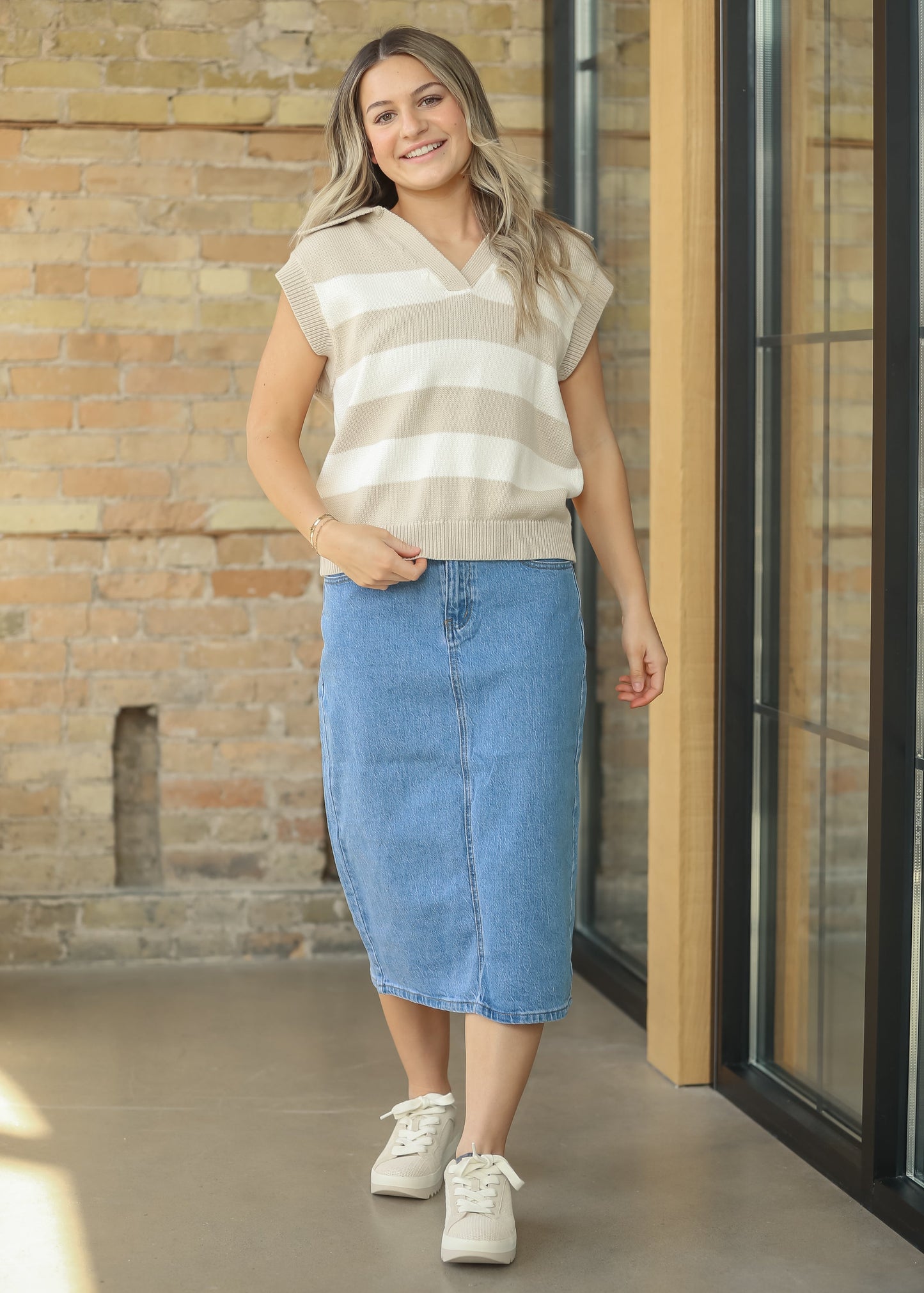 Collared Wide Stripe Knit Vest