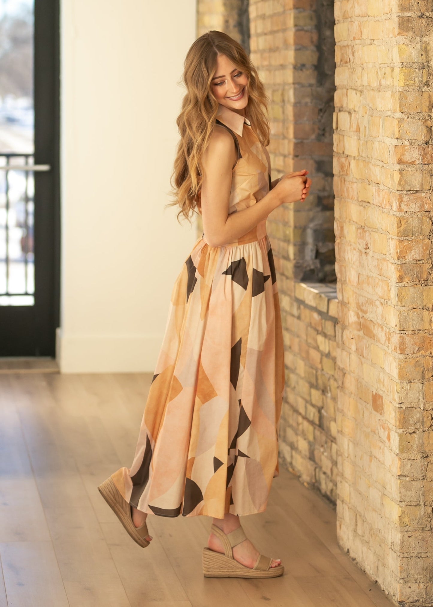 elan Collared Sleeveless Maxi Dress