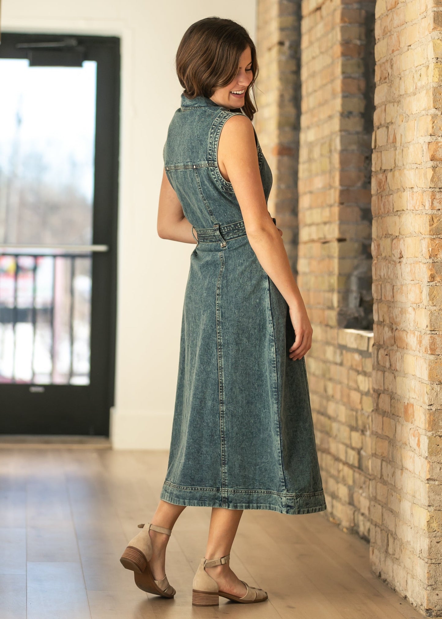 elan Sleeveless Belted Button Up Maxi Dress