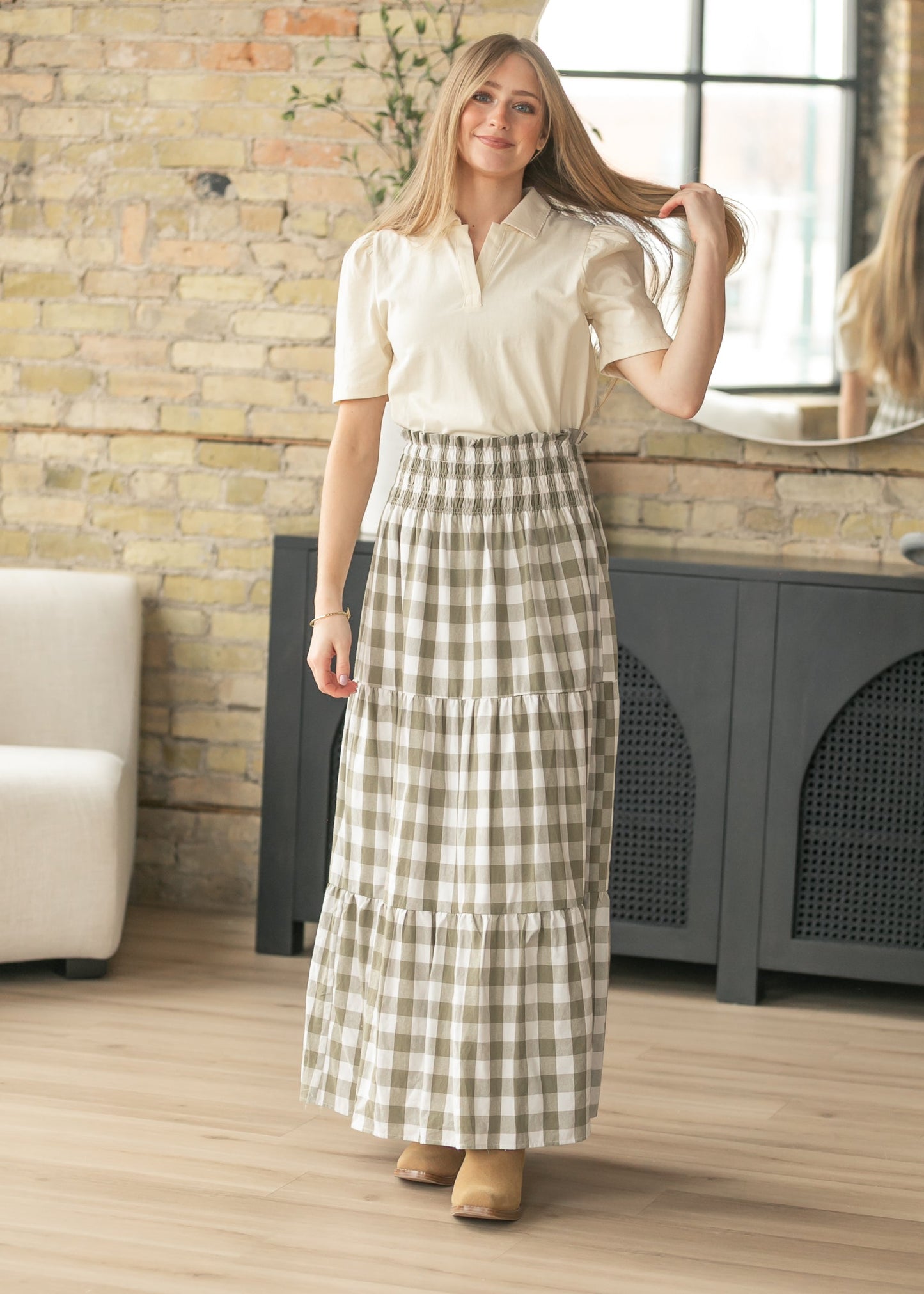 Embroidered Collar Puff Sleeve Top