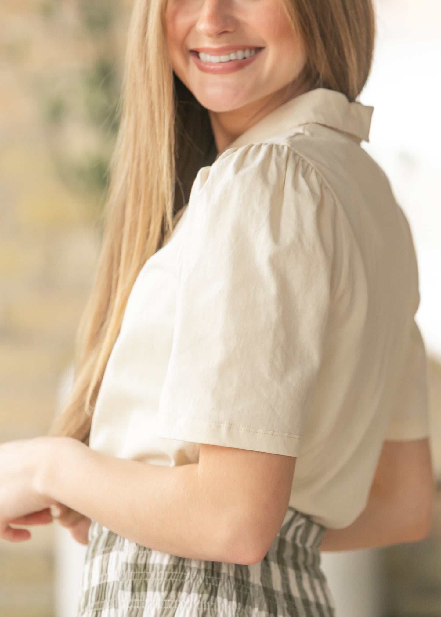 Embroidered Collar Puff Sleeve Top