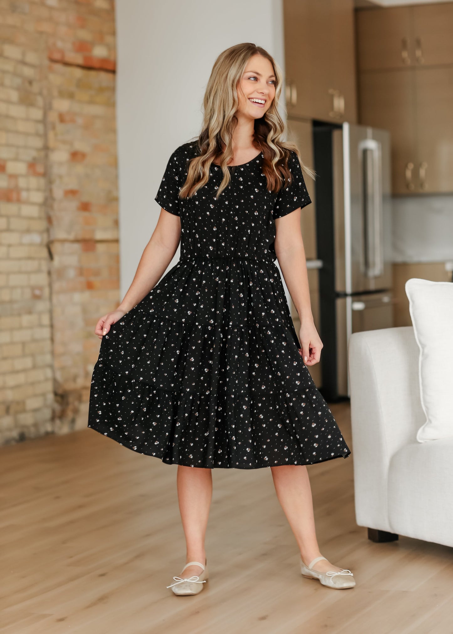 Jenna Floral Knit Short Sleeve Tiered Midi Dress