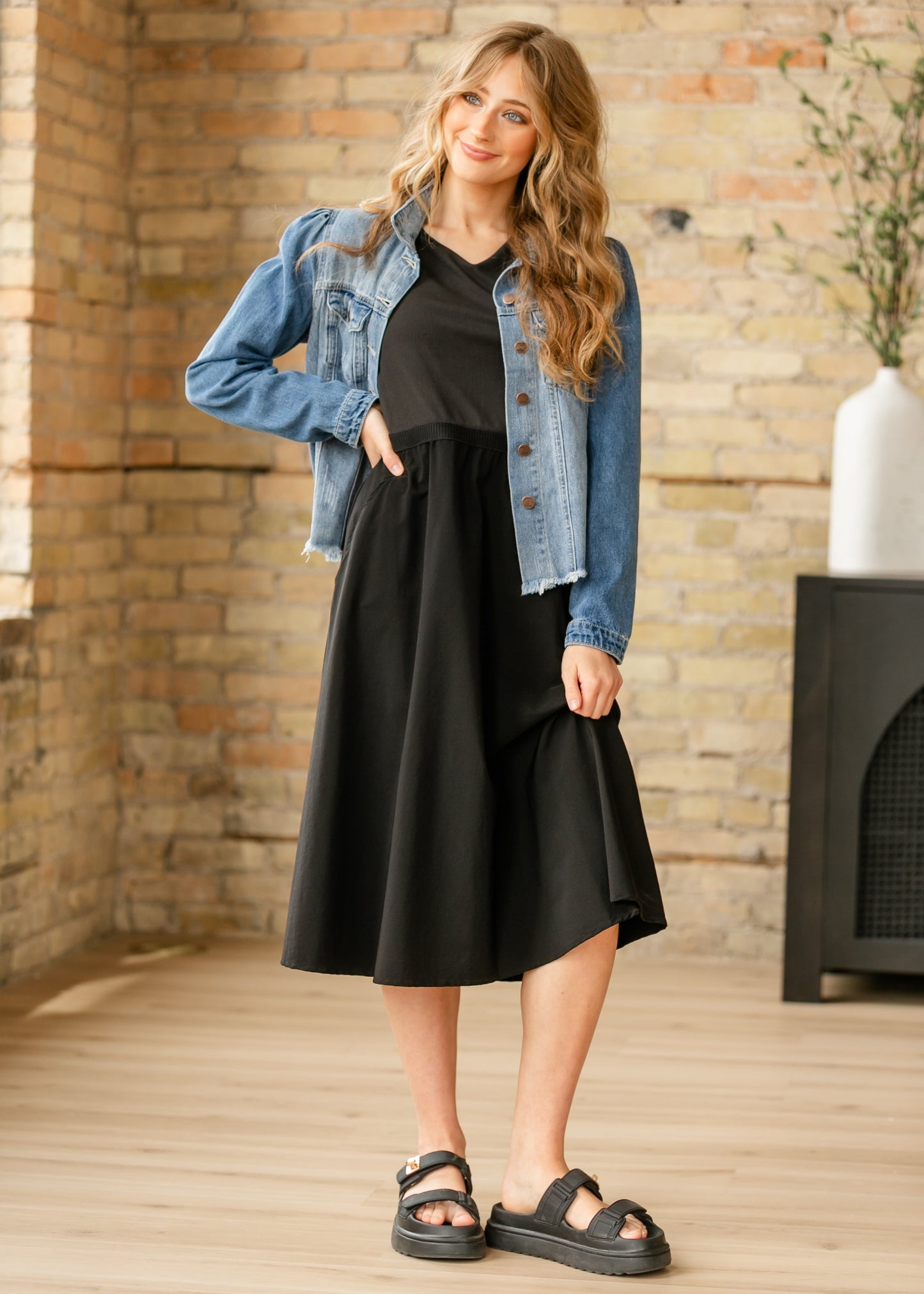 Kate Black Cap Sleeve Midi Dress