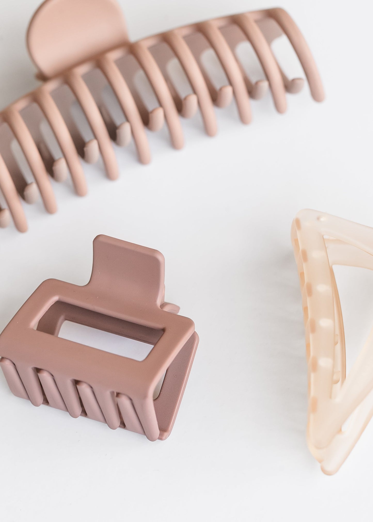Kitsch™ Oversized Recycled Plastic Assorted Claw Clips