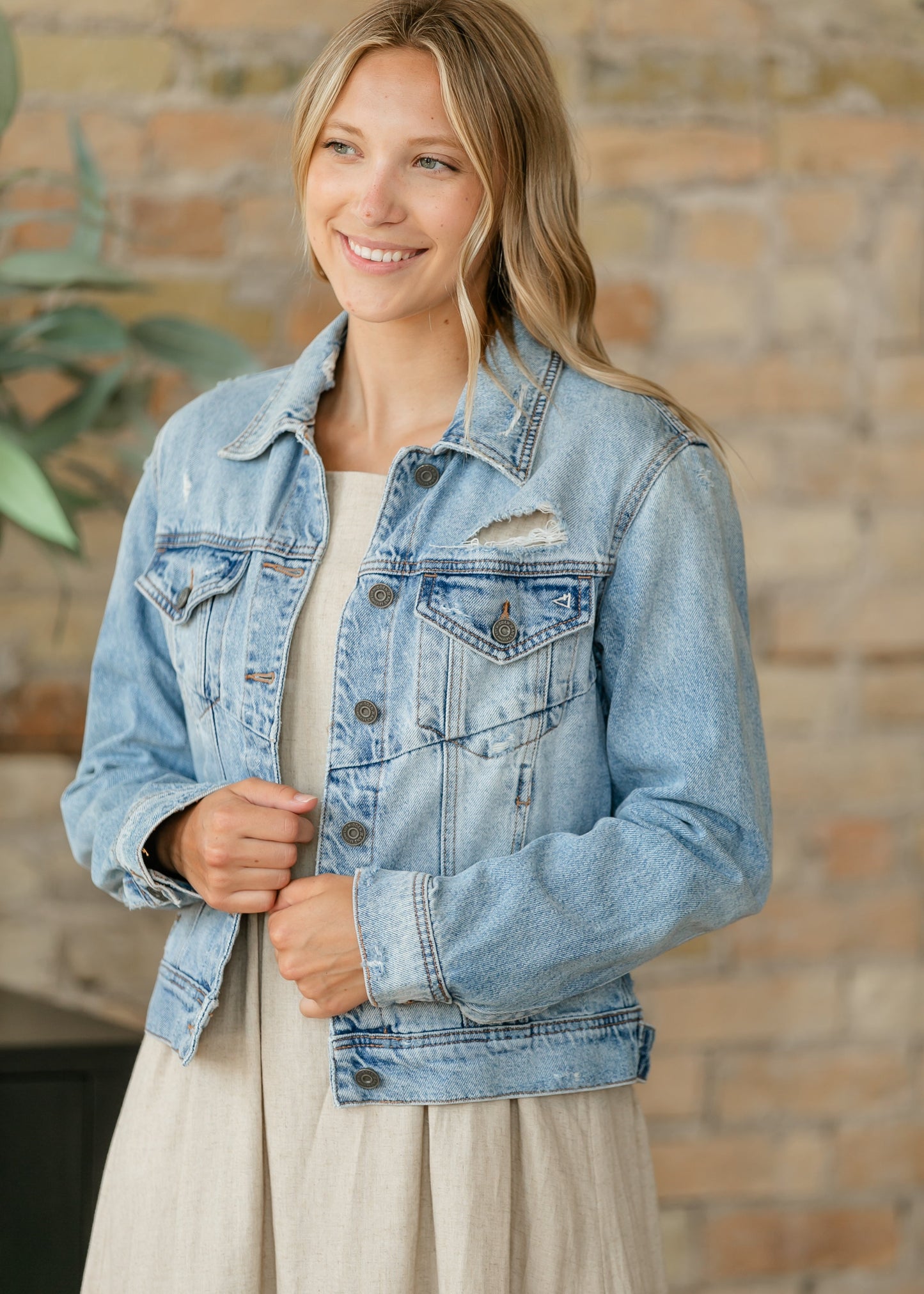 Light Wash Fitted Denim Jacket - FINAL SALE