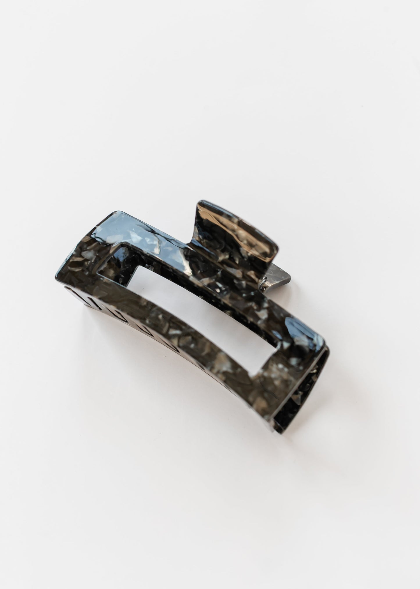 Pixie Woo Marble Black Medium Claw Clip