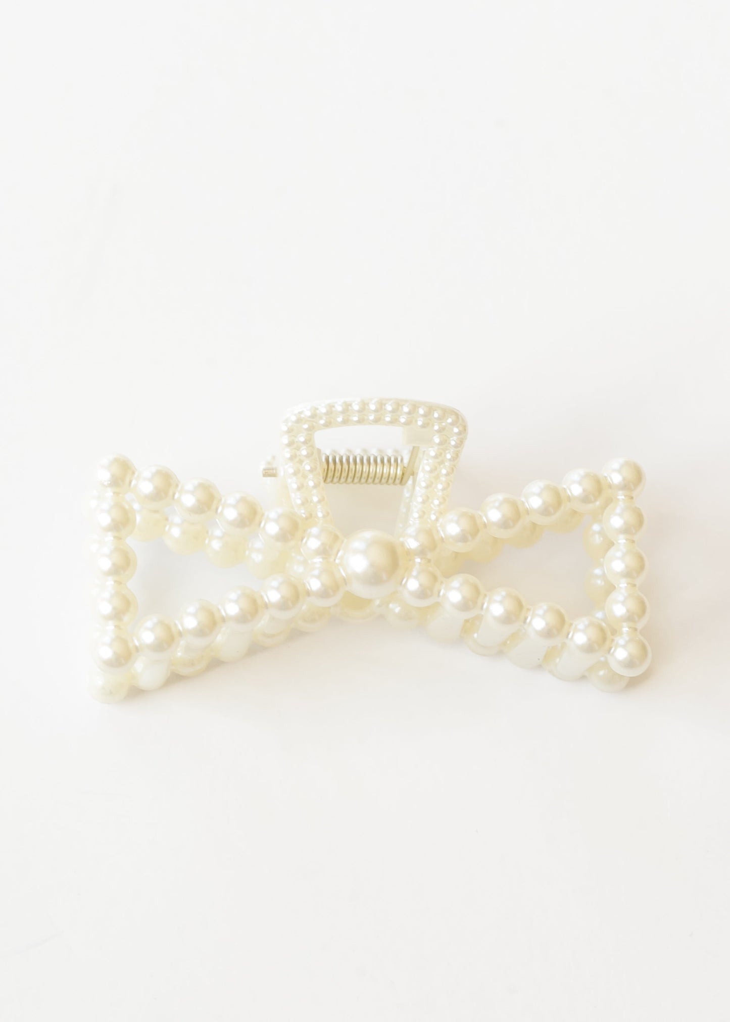 Pearl Bow Claw Clip