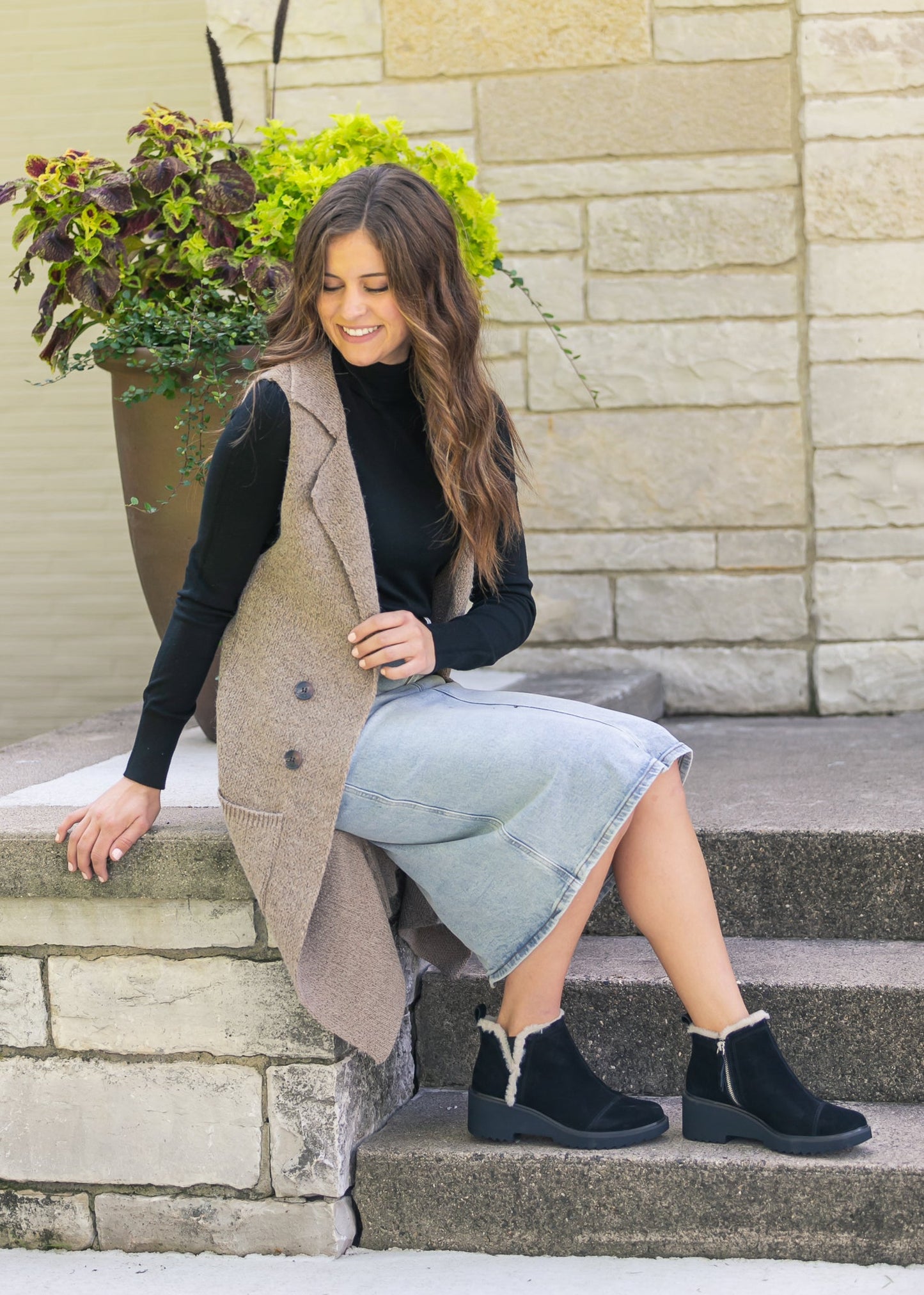Sleeveless Notched Collar Long Sweater Vest