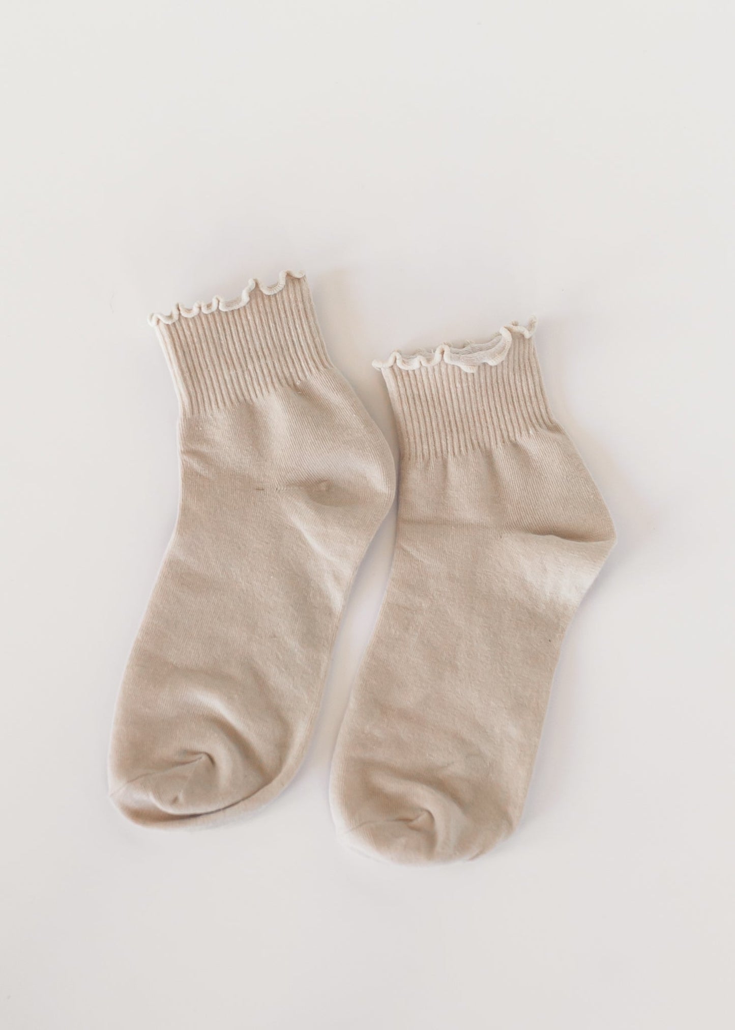 Solid Color Ruffle Ankle Socks
