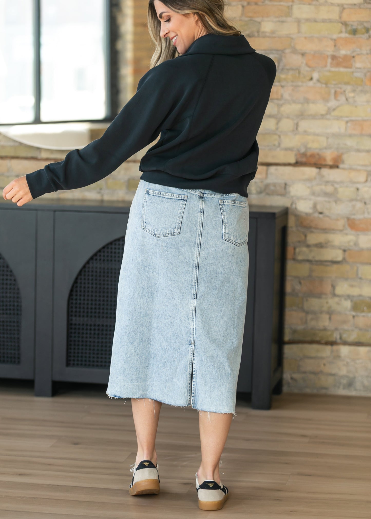 Square Pocket Denim Midi Skirt