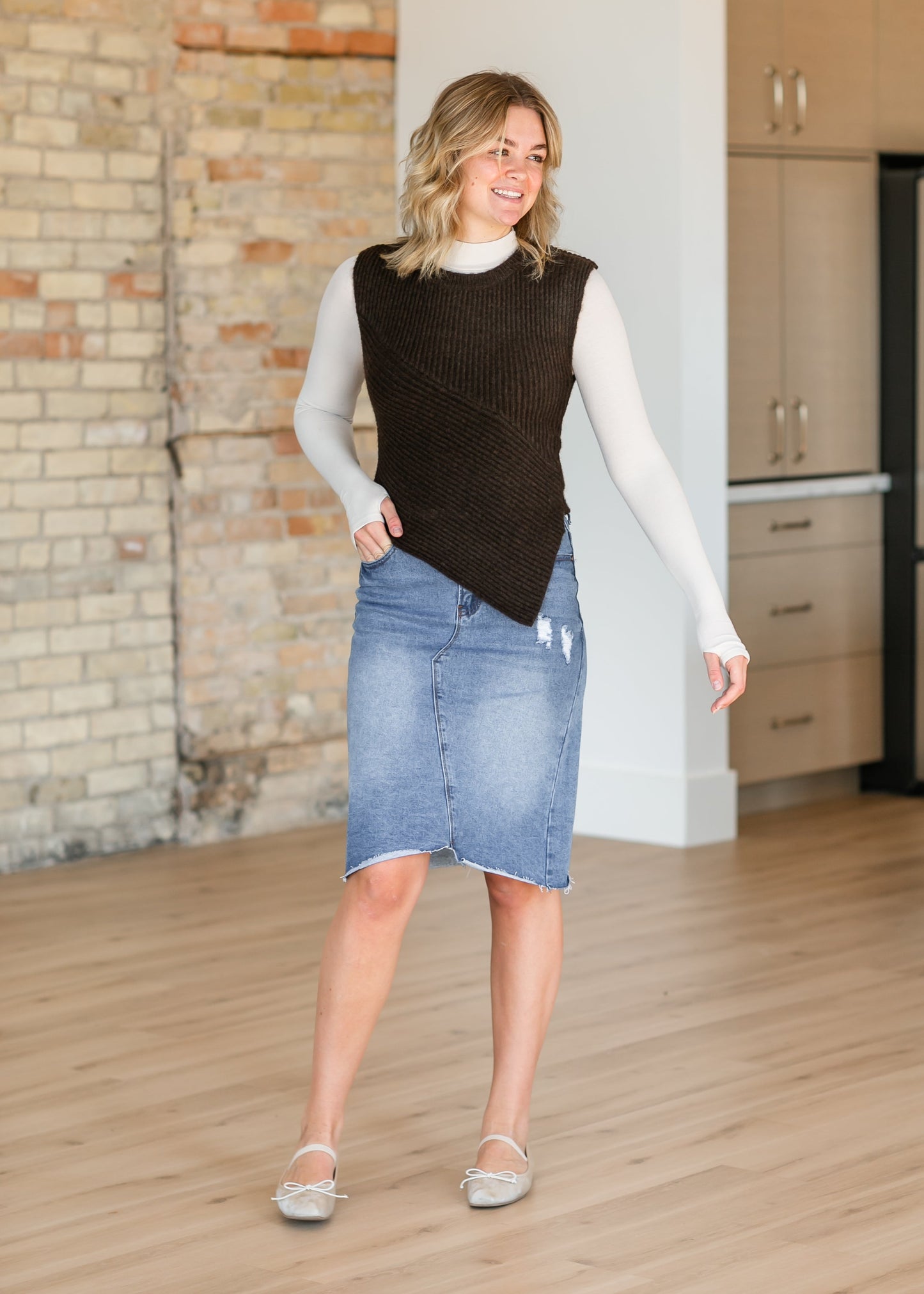 Steve Madden® Jaylin Sleeveless Brown Sweater - FINAL SALE