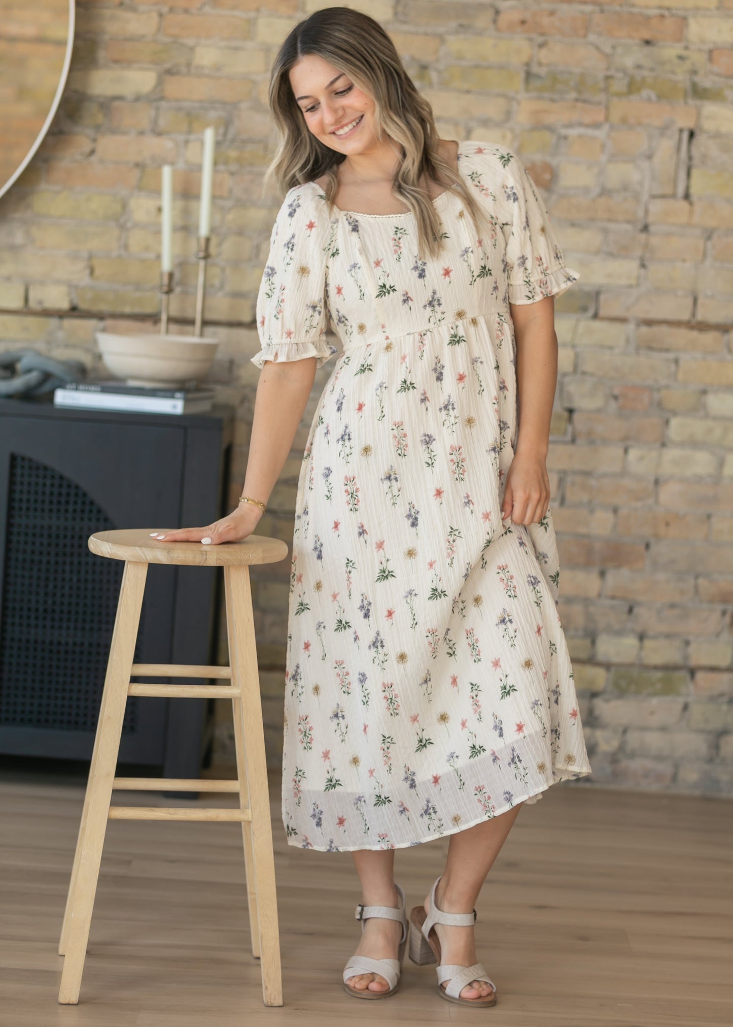 Textured Floral Print Midi Dress