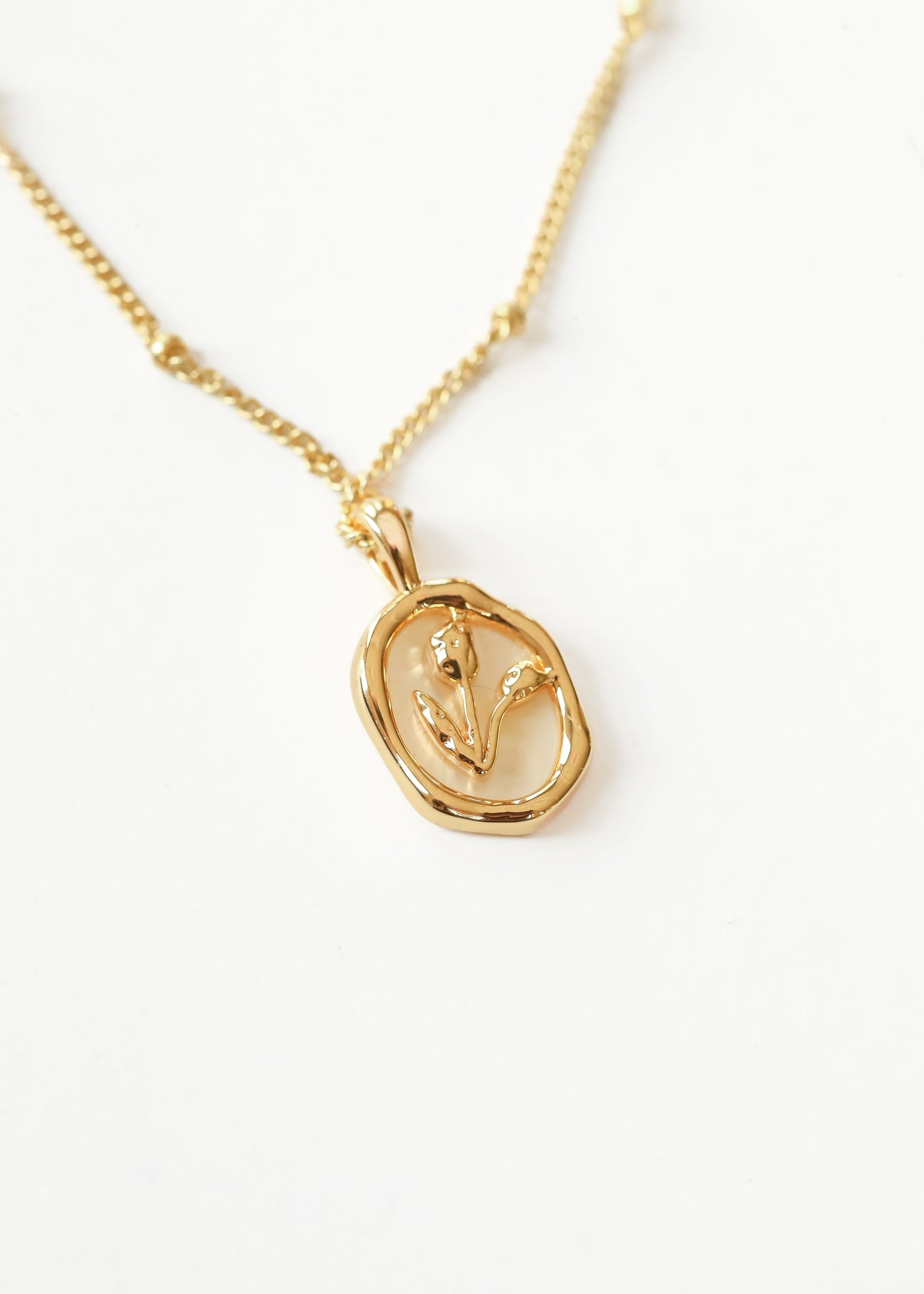 Tulip Pearl Pendent Necklace