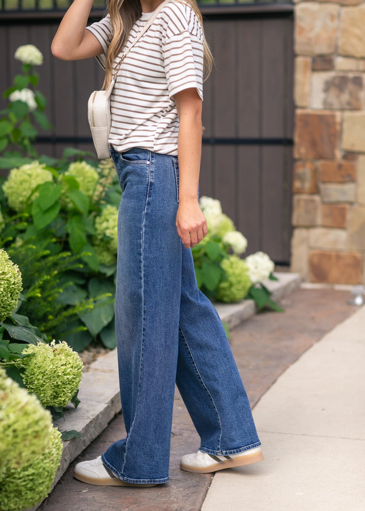 Ultra Wide Leg Jeans